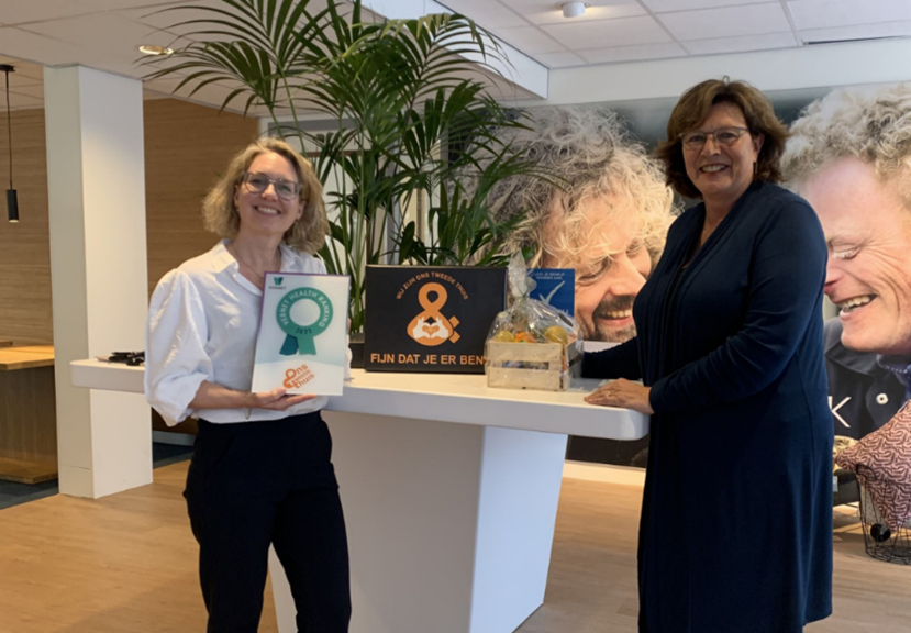 OnsTweedeThuis Award foto van OnsTweedeThuis met 2 personen